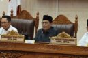 Ketua DPRD Kota Batam Muhammad Kamaluddin pimpin rapat paripurna Proses pengesahan Rancangan Peraturan Daerah (Ranperda) tentang Penyelenggaraan Administrasi Kependudukan (Adminduk) di ruang rapat utama DPRD Batam, Rabu (18/2/2026). Matapedia6.com/Dok DPRD Batam