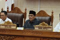 Ketua DPRD Kota Batam Muhammad Kamaluddin pimpin rapat paripurna Proses pengesahan Rancangan Peraturan Daerah (Ranperda) tentang Penyelenggaraan Administrasi Kependudukan (Adminduk) di ruang rapat utama DPRD Batam, Rabu (18/2/2026). Matapedia6.com/Dok DPRD Batam