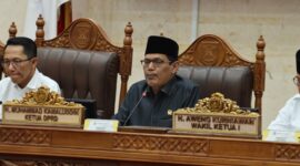 Ketua DPRD Kota Batam Muhammad Kamaluddin pimpin rapat paripurna Proses pengesahan Rancangan Peraturan Daerah (Ranperda) tentang Penyelenggaraan Administrasi Kependudukan (Adminduk) di ruang rapat utama DPRD Batam, Rabu (18/2/2026). Matapedia6.com/Dok DPRD Batam