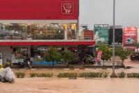 Kondisi genangan air di jalan Tiban I Sekupang Kota Batam, saat hujan deras guyur Batam sejak siang hari, Kamis (19/2/2026). Matapedia6.com/Istimewa