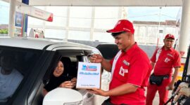 Petugas SPBU di salah satu wilayah Medan. Foto:Ist 