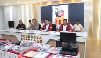 Kapolresta Barelang Kombes Pol Anggoro Wicaksono, pimpin ungkap kasus penipuan Kavling Bodong di Batam yang di gelar di Aula Wicaksana Laghawa Polresta Barelang, Rabu (25/2/2026), Matapedia6.com/Dok Humas Polresta