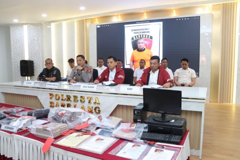 Kapolresta Barelang Kombes Pol Anggoro Wicaksono, pimpin ungkap kasus penipuan Kavling Bodong di Batam yang di gelar di Aula Wicaksana Laghawa Polresta Barelang, Rabu (25/2/2026), Matapedia6.com/Dok Humas Polresta