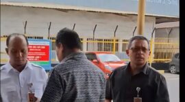 Komisi III DPRD Kota Batam saat berada didepan pos sekuriti PT Nanindah Mutiara Shipyard, Tanjunguncang, Rabu (25/2/2026). Matapedia6.com/Istimewa