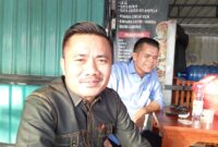 Kuasa hukum Utusan Sarumaha saat diwawancara. Foto:Rega/matapedia