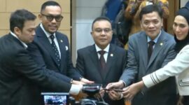 Pergantian tersebut diputuskan dalam rapat Komisi III yang dipimpin Wakil Ketua DPR Sufmi Dasco Ahmad, Kamis (19/2/2026). Foto:Dok. screenshot YouTube TVR Parlemen 