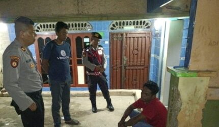 Seorang warga di Sambau yang didatangi polisi, dan membawanya ke Polsek Nongsa usai dilaporkan warga melalui Call Center 110, Senin (23/2/2026). Matapedia6.com/Dok Polsek Nongsa