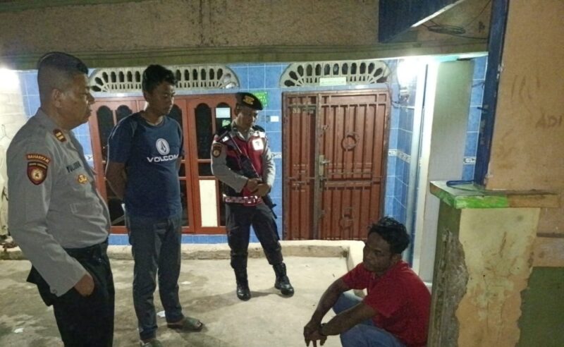 Seorang warga di Sambau yang didatangi polisi, dan membawanya ke Polsek Nongsa usai dilaporkan warga melalui Call Center 110, Senin (23/2/2026). Matapedia6.com/Dok Polsek Nongsa