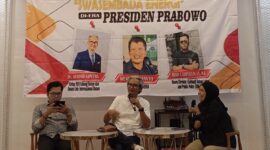 Suyono baju putih dalam diskusi “Swasembada Energi di Era Presiden Prabowo” di Batam, Selasa (24/2/2026). Foto:Rega/matapedia