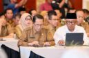 Wali Kota Batam Amsakar Achmad saat menghadiri rapat koordinasi Pengendalian Inflasi Nasional yang dipimpin Menteri Dalam Negeri, Tito Karnavian  jelang Hari Raya Idulfitri 1447 Hijriah di Balairung Wan Seri Beni, Tanjungpinang, Provinsi Kepri, Senin (9/3/2026). Matapedia6.com/Diskominfo
