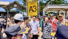 Wali Kota Batam Amsakar Achmad bersama Kapolda Kepri saat di pelabuhan memantau arus mudik lebaran, Sabtu (14/3/2026). Foto:Diskominfo