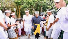 Wali Kota Batam Amsakar Achmad saat menghadiri hari raya Nyepi di Kota Batam, Rabu (18/3/2026.