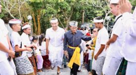 Wali Kota Batam Amsakar Achmad saat menghadiri hari raya Nyepi di Kota Batam, Rabu (18/3/2026.