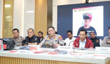Kapolresta Barelang Kombes Pol Anggoro Wicaksono saat memimpin konferensi pers di lobi utama Polresta Barelang, Rabu (11/3/2026). Matapedia6.com/Dok Polresta Barelang