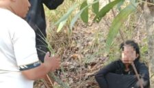 Warga saat mengamankan anak yangembawa motor warga Mansang kecamatan Sei Beduk, Kota Batam, Provinsi Kepri, Senin (24/3/2026). Matapedia6.com/Istimewa