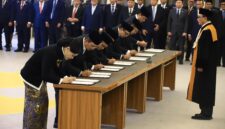 Pelantikan komisioner OJK. Foto:Istimewa