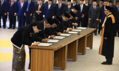 Tujuh Komisioner OJK Resmi Dilantik, Friderica Tegaskan Fokus Stabilitas dan Perlindungan Konsumen