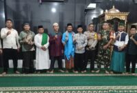 Polsek Batu Aji bersama masyarakat salat Istisqa. Foto:Istimewa