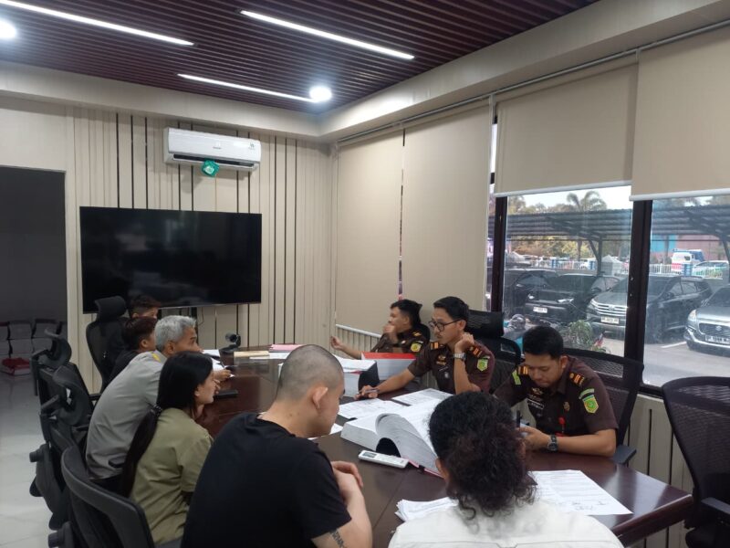 Kejari Batam terima pelimpahan tahap II kasus LC pada Senin (30/3/2026). Foto:Istimewa