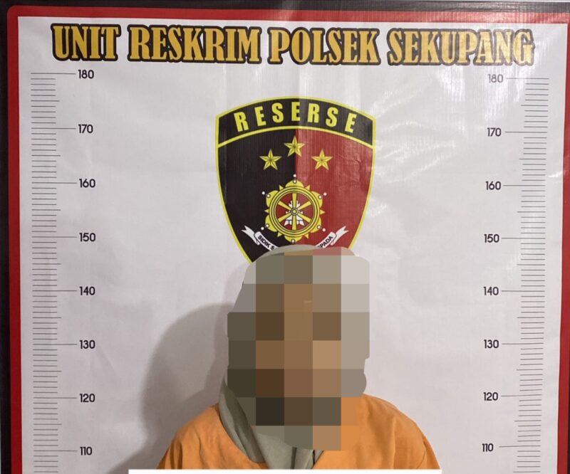 Terduga pelaku modus tukar THR lebaran ditangkap buser Polsek Sekupang. Foto:Dok.Polsek Sekupang