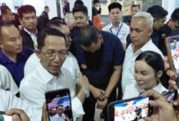 Kepala BP Batam Amsakar Achmad bersama wakil kepala BP Batam Li Claudia Chandra cek pelayanan di pelabuhan internasional di kota Batam, pasca pungli yang dilakukan oleh Oknum Imigrasi kepada wisatawan beberapa waktu lalu, Selasa (31/3/2026). Matapedia6.com/Luci