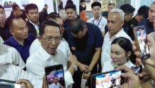 Kepala BP Batam Amsakar Achmad bersama wakil kepala BP Batam Li Claudia Chandra cek pelayanan di pelabuhan internasional di kota Batam, pasca pungli yang dilakukan oleh Oknum Imigrasi kepada wisatawan beberapa waktu lalu, Selasa (31/3/2026). Matapedia6.com/Luci