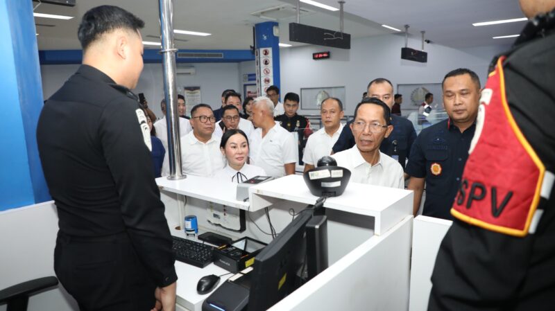 Amsakar dan Li Claudia sidak ke pelabuhan Batam Center dan Harbourbay, Selasa (31/3/2026). Foto:Humas BP Batam