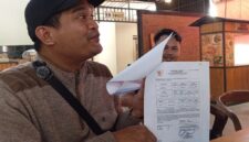 Kuasa hukum perusahaan PT WIB, Fadlan saat memberikan keterangan pers pada Minggu (1/3/2026). Foto:Rega/matapedia