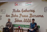 Kepala OJK Kepri Sinar Danandjaya saat buka puasa bersama media, Selasa (3/3/2026). Foto:Rega/matapedia