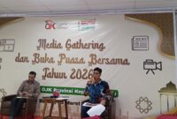 Kepala OJK Kepri, Sinar Danandjaya saat buka puasa bersama media Gathering, Selasa (3/3/2026). Foto:Rega/matapedia