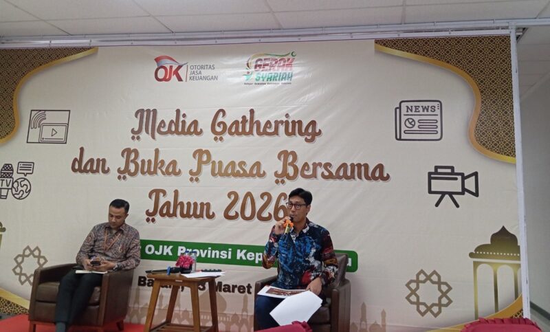 Kepala OJK Kepri, Sinar Danandjaya saat buka puasa bersama media Gathering, Selasa (3/3/2026). Foto:Rega/matapedia