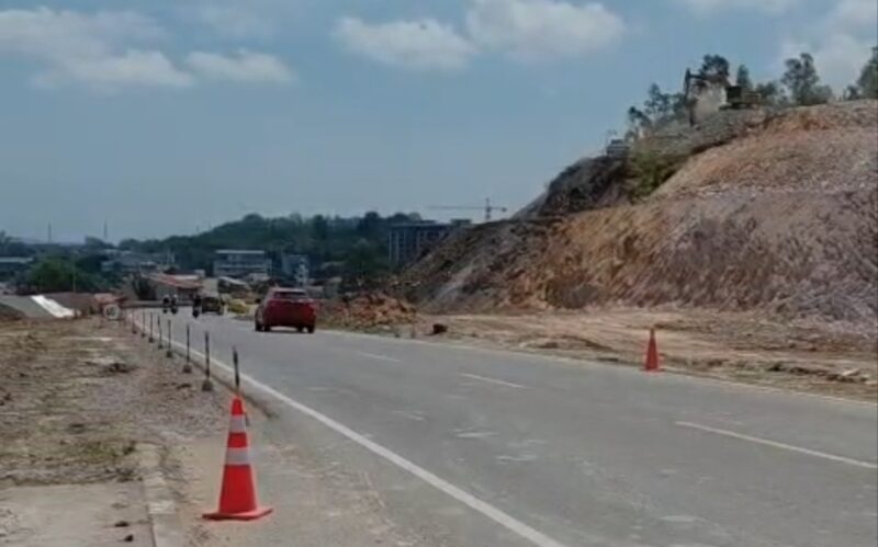 Pelebaran jalan dari Fly over Sei Ladi menuju Simpang laluan Madani, Kota Batam mulai dikerjakan, Rabu (18/3/2026). Matapedia6.com/Luci