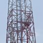 Pria 26 tahun bernama Imam saat duduk santai di atas tower telekomunikasi di belakang masjid Baiturahman Sekupang, Kamis (26/3/2026). Matapedia6.com/Luci