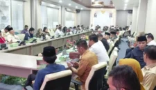 KPK bersama dengan DPRD Batam di Ruang Rapat Serbaguna DPRD Batam, Selasa (7/4/2026). Foto:Istimewa