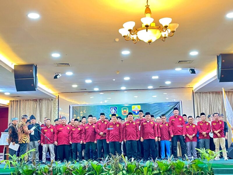Pelantikan Badan Musyawarah Keluarga Jambi (BMKJ) Kepulauan Riau pada Minggu (12/4/2026). Foto:Istimewa
