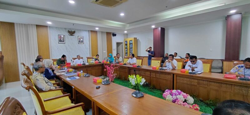 Komisi III DPRD Batam bersama Dishub dan pihak perusahaan menggelar RDPU pada Rabu (1/4/2026). Foto:Luci/matapedia