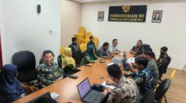 Ombudsman Kepri bersama Kemenag Batam saat audensi pada Kamis (2/4/2026). Foto:Istimewa