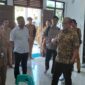 Tim dari KPK saat melakukan peninjauan salah satu proyek strategis pemko Batam tahun anggaran 2025 lalu yakni Shelter Dinsos Batam di Sekupang, Senin (6/4/2026). Matapedia6.com/Luci