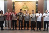 Kepala OJK Kepri bersama Kapolda Kepri dan jajarannya beberapa hari. Foto:Istimewa