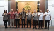 Kepala OJK Kepri bersama Kapolda Kepri dan jajarannya beberapa hari. Foto:Istimewa