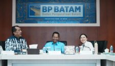 Kepala BP Batam Amsakar Achmad dan Wakil Kepala BP Batam Li Claudia serta KPK dalam pertemuan pada Rabu (8/4/2026). Foto:Istimewa