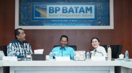 Kepala BP Batam Amsakar Achmad dan Wakil Kepala BP Batam Li Claudia serta KPK dalam pertemuan pada Rabu (8/4/2026). Foto:Istimewa