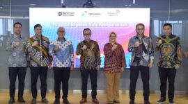 Direktur Strategic Portfolio Telkom Seno Soemadji (kedua dari kanan) dan Direktur Strategi & Pengembangan Bisnis PGN Mirza Mahendra (kedua dari kiri) dalam agenda ini di Jakarta, (10/4/2026). Foto:Telkom