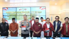 Polisi ekspos terduga pelaku ujaran kebencian di grup Facebook, Jumat (17/4/2026). Foto:Ist