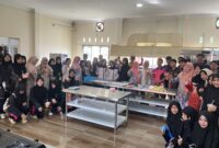 Pelajar sekolah Azitan Thailand saat berkunjung ke SMKN 2 Batam. Foto:Istimewa