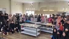 Pelajar sekolah Azitan Thailand saat berkunjung ke SMKN 2 Batam. Foto:Istimewa