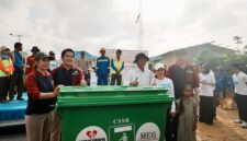 BP Batam bersama Kementerian Transmigrasi, Forkopimda, PT MEG, dan warga Tanjung Banon menggelar gotong royong besar di kawasan Rempang Eco City, Rabu (22/4/2026). Foto:Humas BP Batam