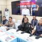 Polisi ekspos kasus penggelapan mobil rental di Batam, Kamis (23/4/2026). Foto:Ist
