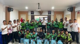 Karutan Batam Fajar bersama dengan para ojol pada Jumat (24/4/2026). Foto:Ist