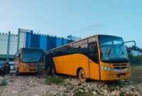 Mobi bus yang parkir di kawasan STC Sekupang yang diduga dicuri Akinya. Foto:Ist